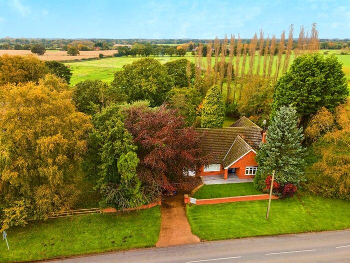 4 Bedroom Detached House For Sale In Hives Lane, North Scarle, Lincoln, LN6