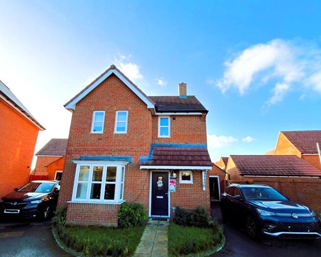 3 Bedroom Detached House For Sale In Claypipe Close, Amesbury, Salisbury, SP4