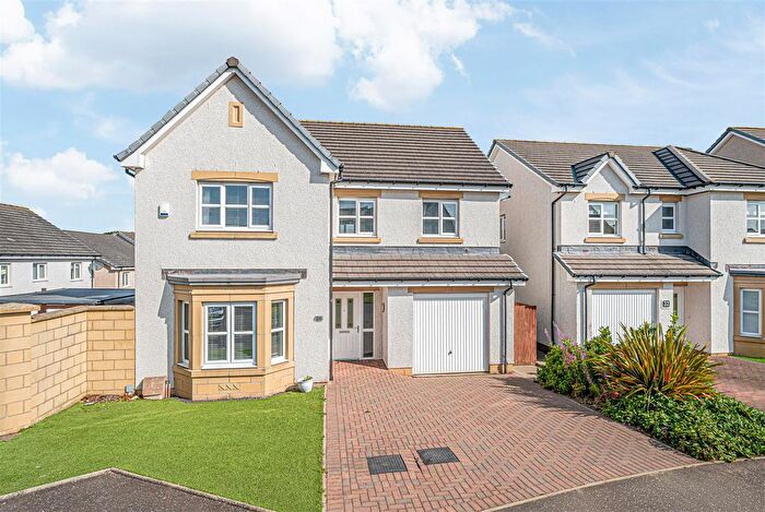 4 Bedroom Detached House For Sale In Gallows Knowe, Crossgates, KY4