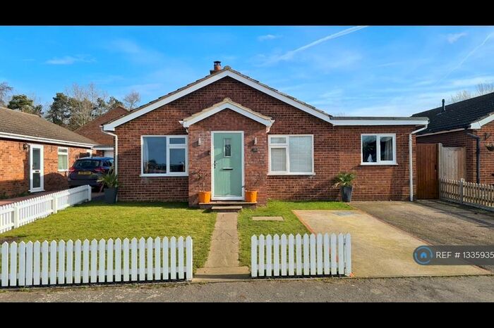 3 Bedroom Bungalow To Rent In Covey Way, Lakenheath, Brandon, IP27