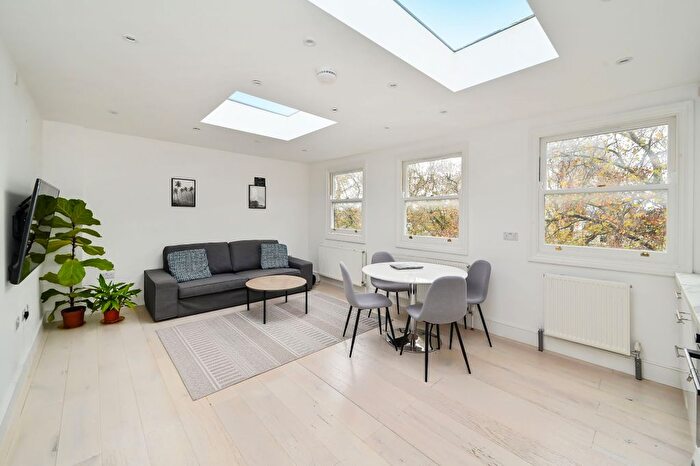 2 Bedroom Flat To Rent In Cornwall Gardens, SW7