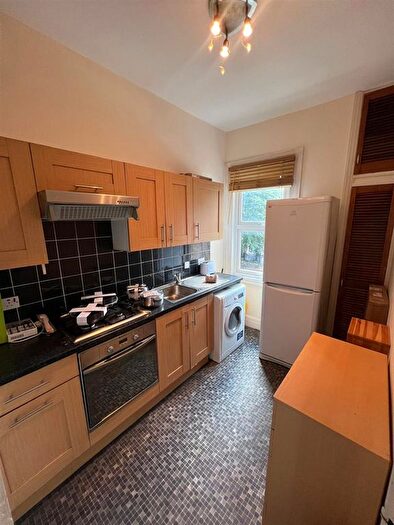 2 Bedroom Flat To Rent In St. Albans Road, London, NW10
