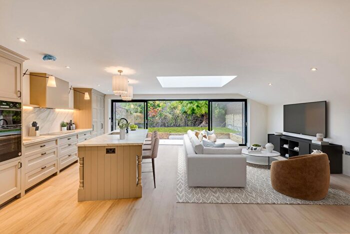 4 Bedroom End Terrace House For Sale In Purves Road, Kensal Rise, London, NW10