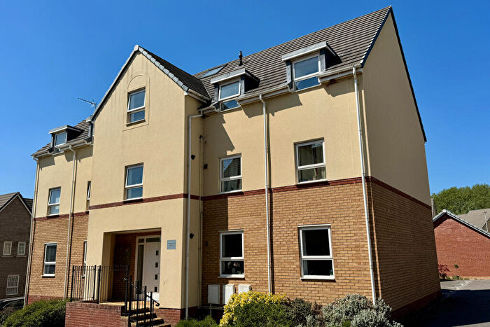 2 Bedroom Flat For Sale In Longwool Run, Cullompton, Devon, EX15