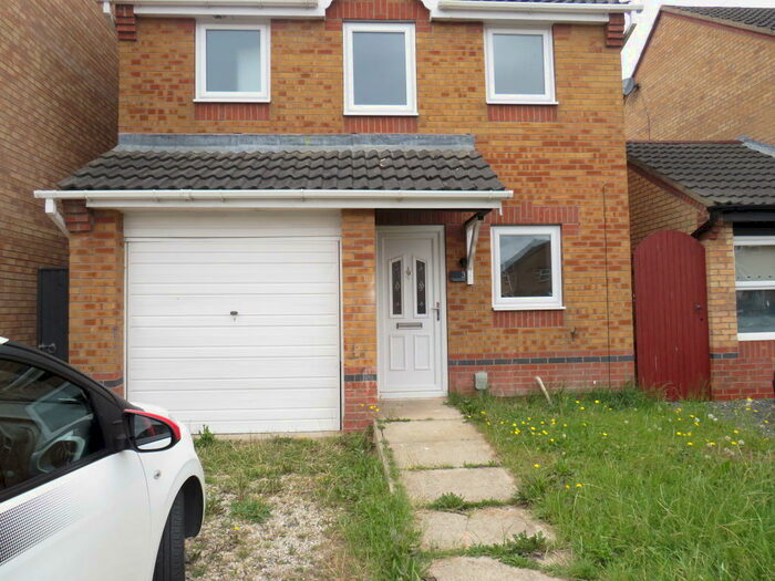 3 Bedroom House To Rent In Bowmont Way, Kingswood, Hull, HU7