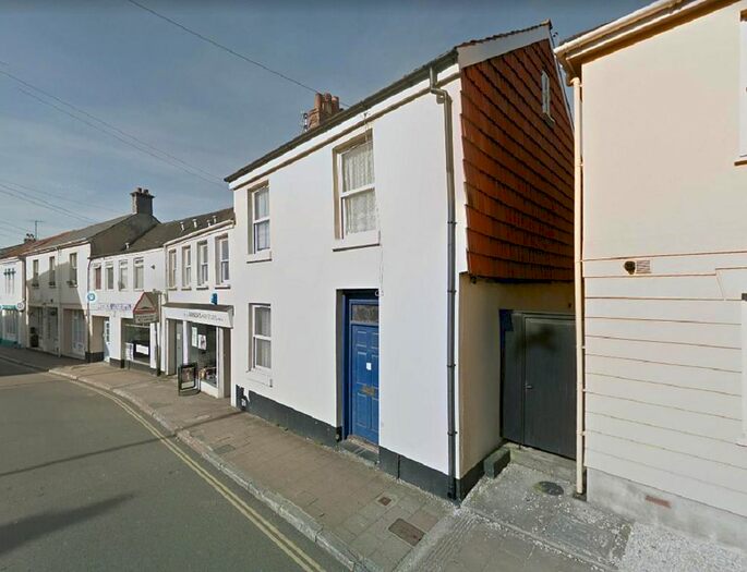 1 Bedroom Flat To Rent In Church Street, Kingsbridge, TQ7