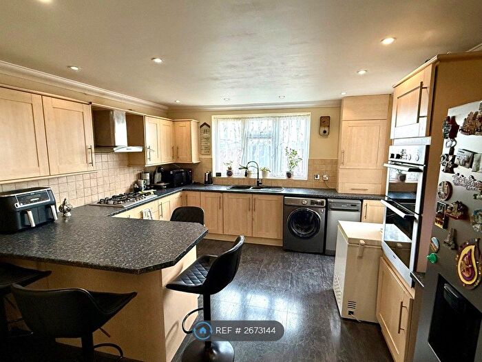 3 Bedroom Terraced House To Rent In Dickens Avenue, Tilbury, RM18