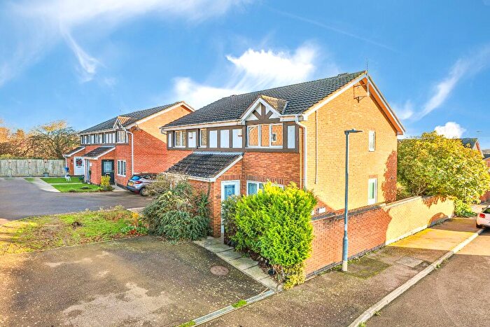 2 Bedroom Semi-Detached House For Sale In Stratfield Way, Kettering, Northamptonshire, NN15