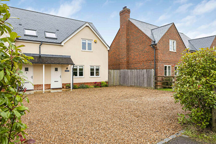 3 Bedroom Semi-Detached House For Sale In Beggarsbush Hill, Benson, OX10