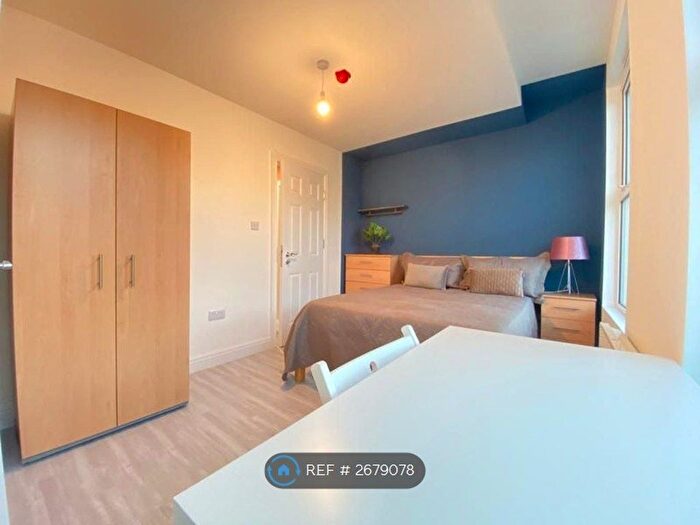 Studio To Rent In Brook Road, Merstham, Redhill, RH1