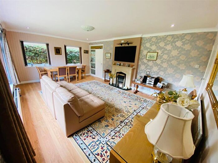 3 Bedroom Detached Bungalow For Sale In High Eggborough Lane, Eggborough, Goole, DN14