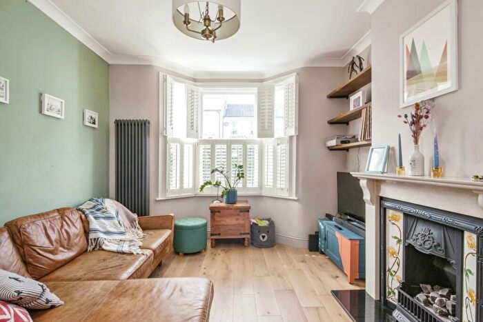 3 Bedroom Terraced House To Rent In Crampton Road London, SE20