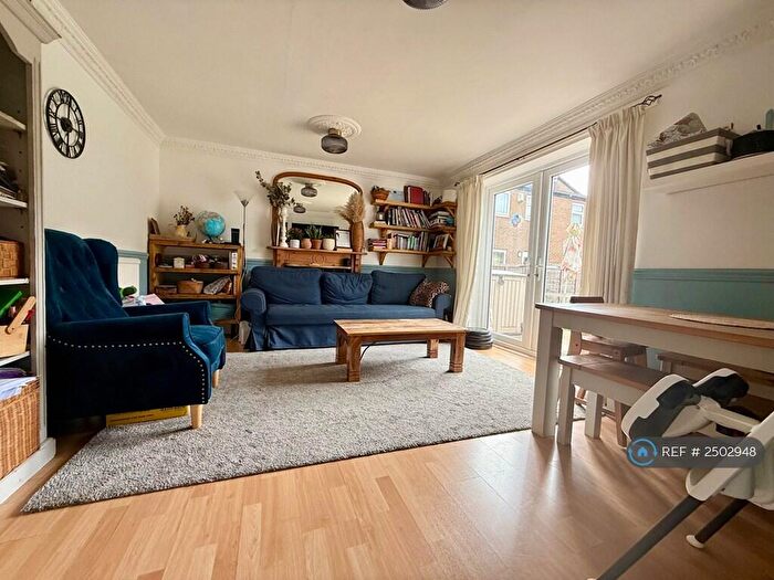 2 Bedroom End Of Terrace House To Rent In Adelwood Grove, Leeds, LS16