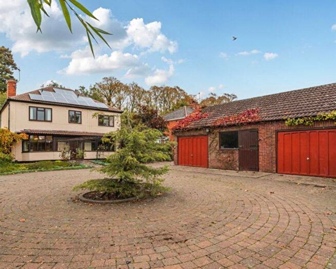4 Bedroom Farm House For Sale In Electric Station Road, Sleaford, Lincolnshire, NG34