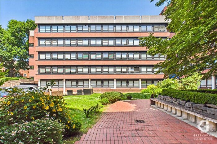 1 Bedroom Apartment To Rent In Wood Street, East Grinstead, West Sussex, RH19