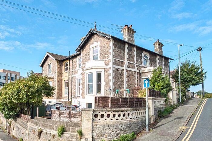 2 Bedroom Flat For Sale In Connaught Place, Weston Super Mare - Parking, BS23