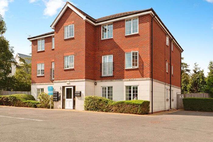 3 Bedroom Apartment For Sale In Kingfisher Way, Loughborough, LE11
