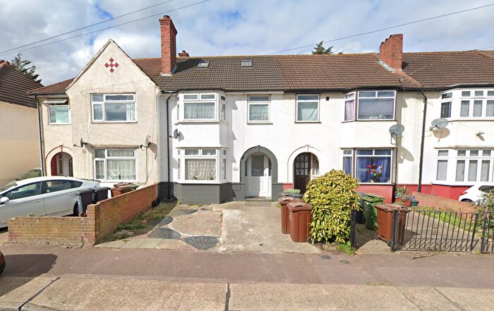 4 Bedroom Terraced House To Rent In Crosby Road, Dagenham, RM10