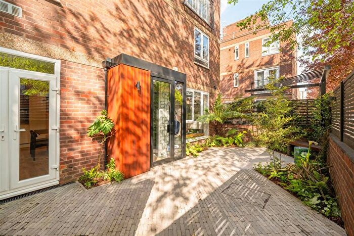 3 Bedroom Flat For Sale In Mansford Street, Bethnal Green, E2