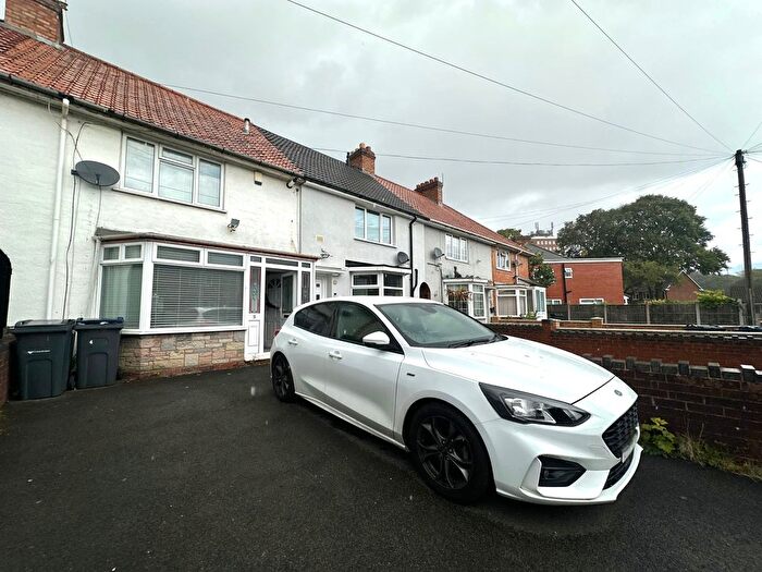 3 Bedroom Semi-Detached House To Rent In Ryde Grove, Birmingham, B27