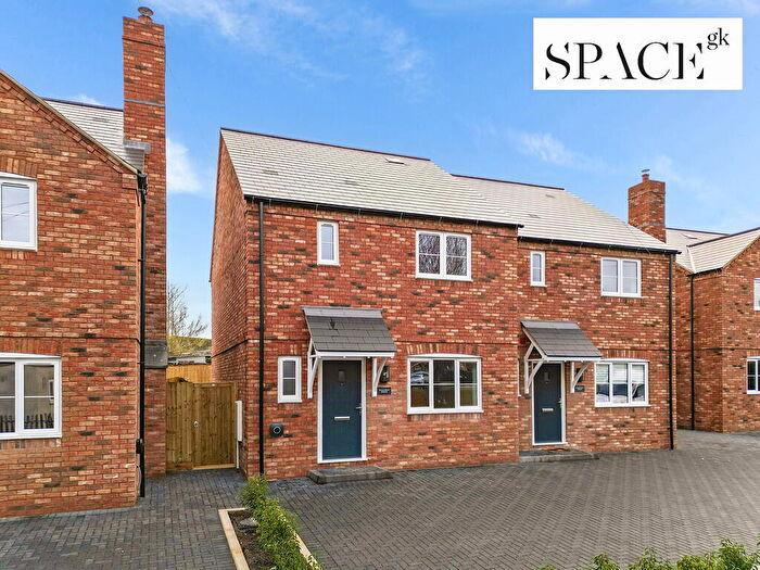 3 Bedroom Semi-Detached House For Sale In Kineton, CV35