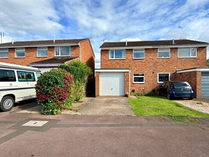 3 Bedroom Semi-Detached House For Sale In Battle Road, Tewkesbury, GL20