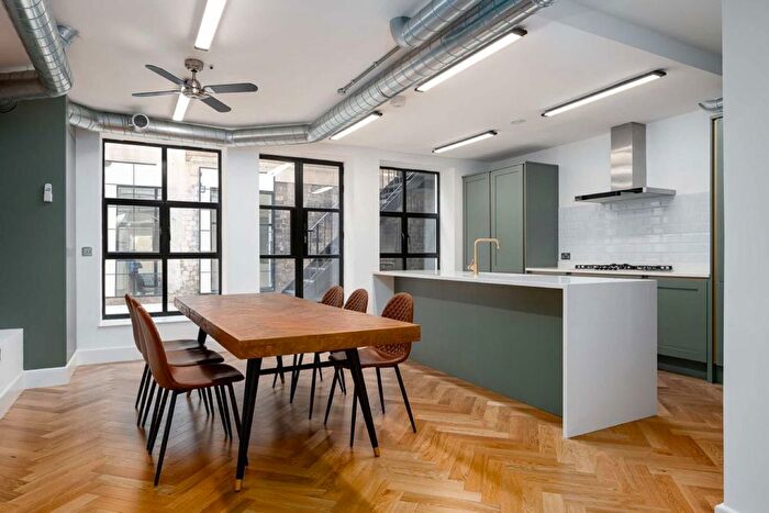 3 Bedroom Flat To Rent In Hatton Garden, London, EC1N