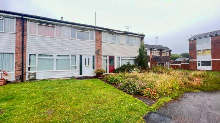 3 Bedroom Terraced House To Rent In Collings Wells Close, Luton, LU1