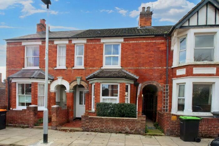 2 Bedroom Terraced House To Rent In George Street, Bedford, Bedfordshire, MK40