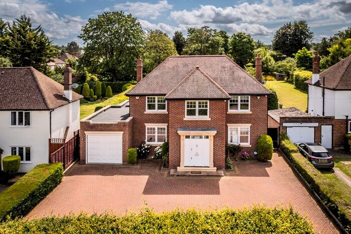 5 Bedroom Detached House To Rent In Cuddington Way, Sutton, SM2