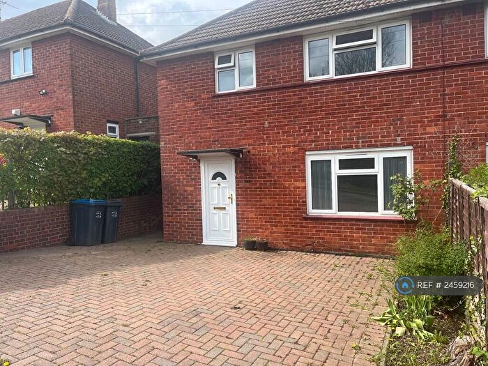 3 Bedroom Semi-Detached House To Rent In New Addington, Croydon, CR0