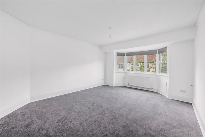 2 Bedroom Flat To Rent In Hampstead Gardens, Hampstead, NW11