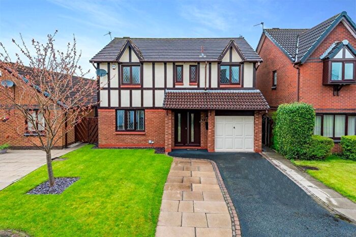 4 Bedroom Detached House For Sale In Greenway Close, Walshaw, Bury, BL8