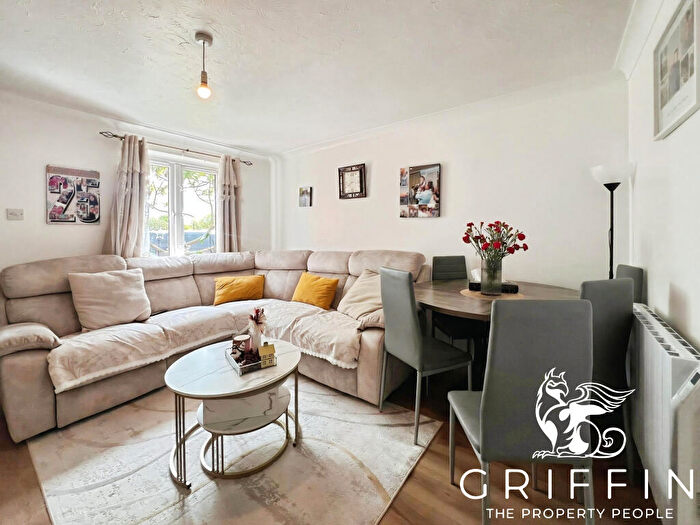 1 Bedroom Flat To Rent In St. Margarets Avenue, Stanford-Le-Hope, SS17