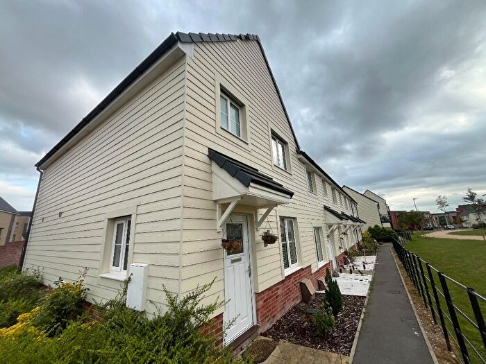 3 Bedroom Semi-Detached House To Rent In Cashmere Drive, Andover, Hampshire, SP11
