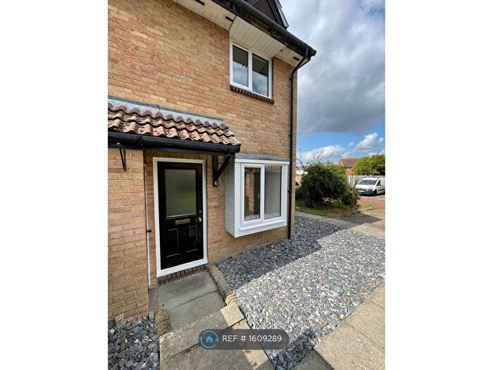 1 Bedroom Semi-Detached House To Rent In Bennions Close, Hornchurch, RM12