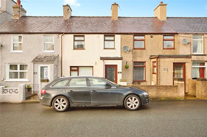 2 Bedroom Terraced House For Sale In Station Road, Caernarfon, Gwynedd, LL55