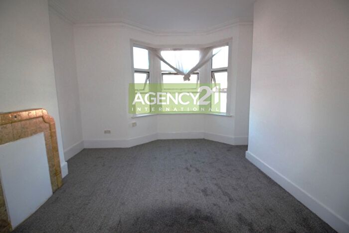3 Bedroom Maisonette To Rent In Katherine Road, Forest Gate, E7