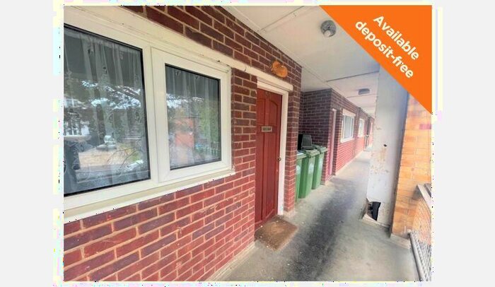 3 Bedroom Flat To Rent In Forest Hills Drive, Townhill Park, Southampton, Hampshire, SO18