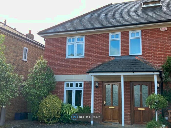 3 Bedroom Semi-Detached House To Rent In Royal Oak Mews, Teddington, TW11