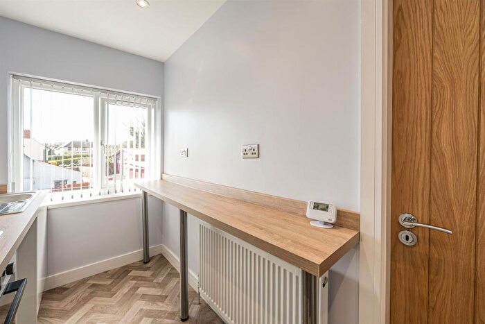 1 Bedroom Flat To Rent In High Street, Wordsley, Stourbridge, DY8