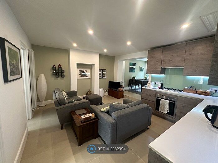 2 Bedroom Flat To Rent In Sudbourne Road, London, SW2