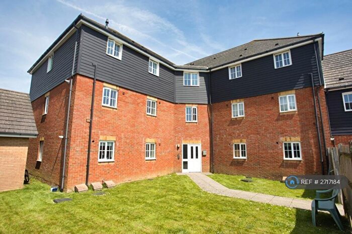 2 Bedroom Flat To Rent In Carter Close, Hawkinge, Folkestone, CT18