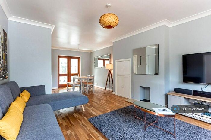 3 Bedroom Semi-Detached House To Rent In Rawlyn Road, Cambridge, CB5