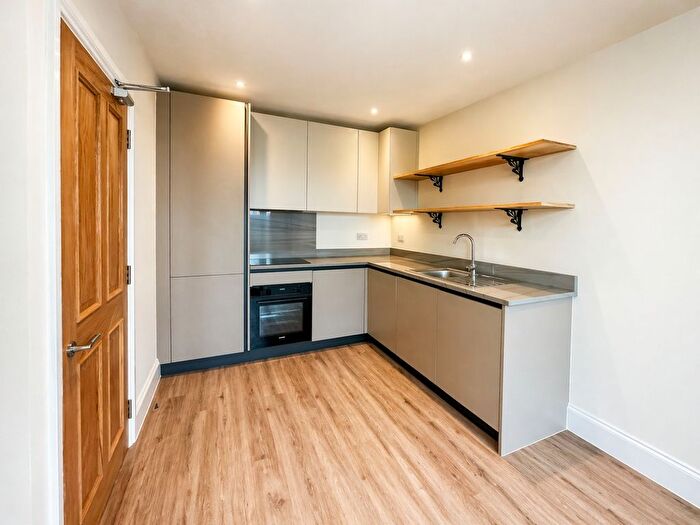2 Bedroom Flat To Rent In Croydon Road, Croydon Road, Beckenham, BR3