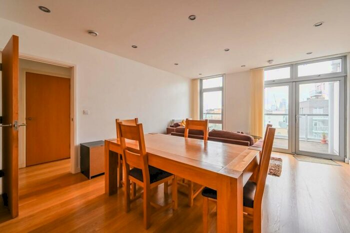 3 Bedroom Flat To Rent In Caspian Apartments, Limehouse, London, E14