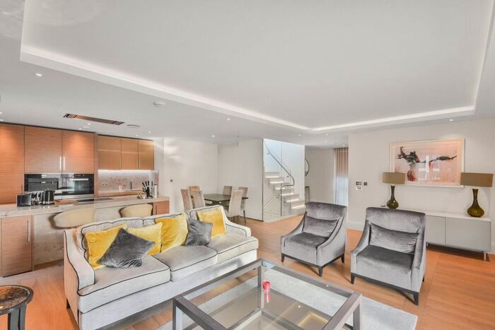 3 Bedroom Flat To Rent In Temple House, London, WC2R