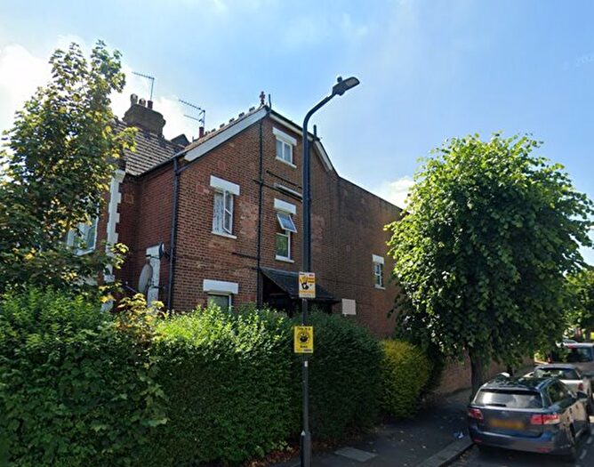 1 Bedroom Flat To Rent In Walm Lane, Willesden Green, NW2