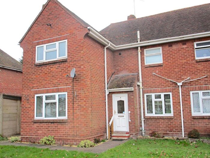 3 Bedroom Semi-Detached House To Rent In The Broadway, Stourbridge, DY8