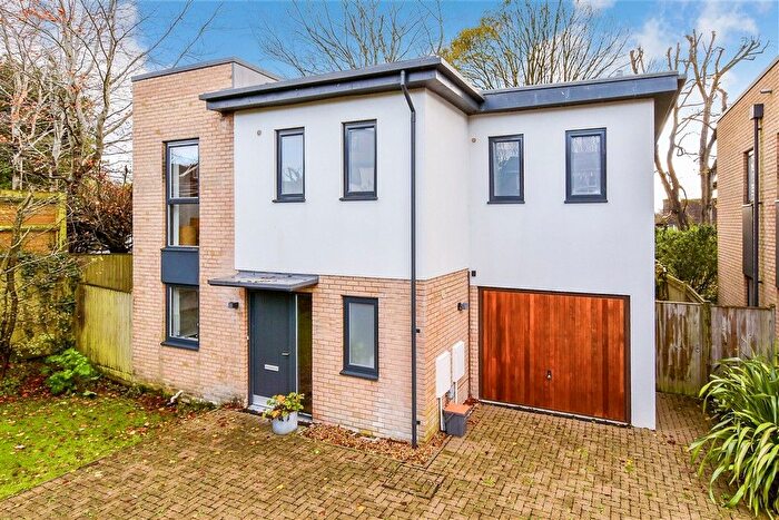 4 Bedroom Detached House For Sale In Saxon Way, Brighton, East Sussex, BN1